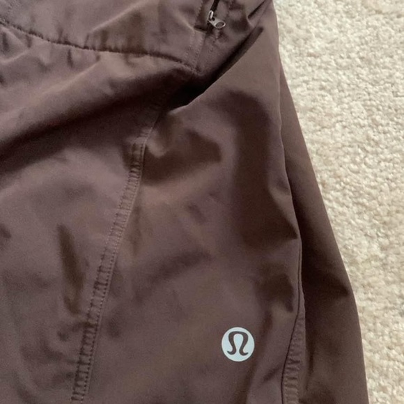 Lululemon Coffee Brown Utility Jacket with Pink Lining Fits size US 8 - Picture 5 of 5